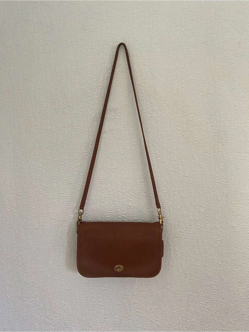 Coach Vintage Penny Pocket  Bag Tan Leather Crossbody Shoulder  Turnlock USA